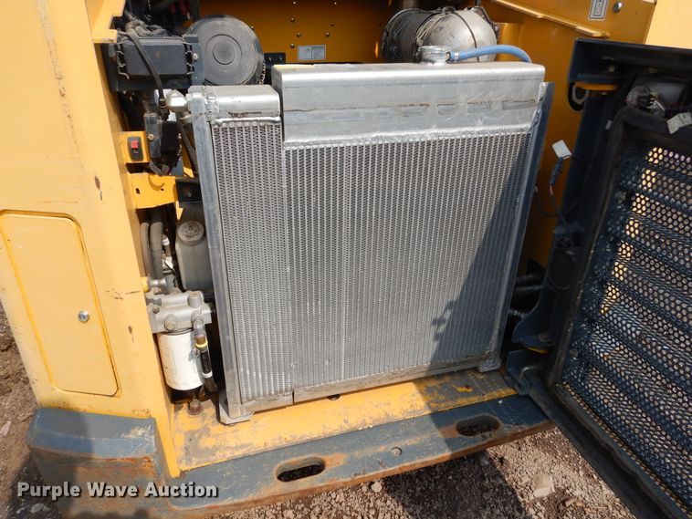 image for item KV9240 Gehl RT250  tracked skid steer loader