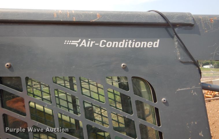 image for item KV9240 Gehl RT250  tracked skid steer loader