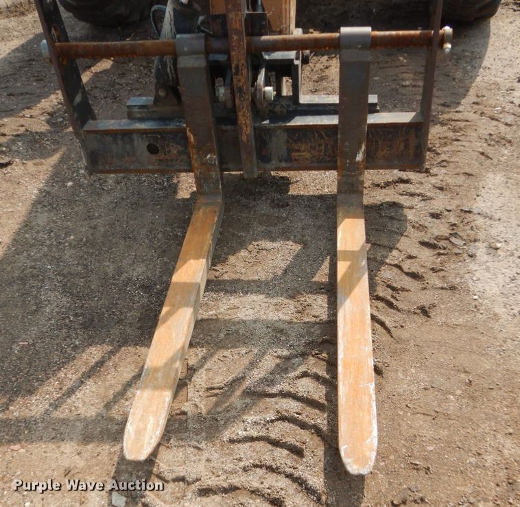 image for item KV9243 Lull 944E  telehandler