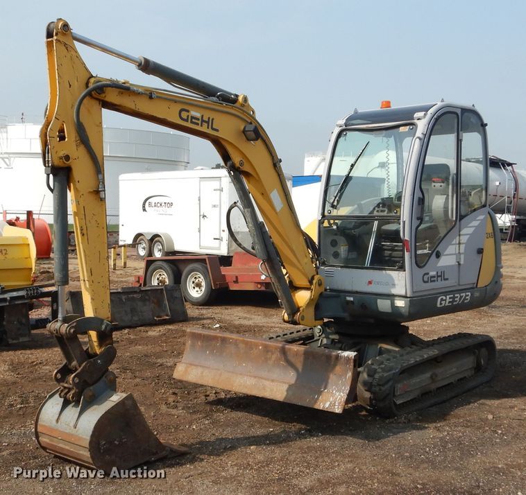 image for item KV9244 2002 Gehl GE373  mini excavator