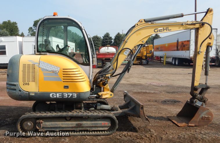 image for item KV9244 2002 Gehl GE373  mini excavator