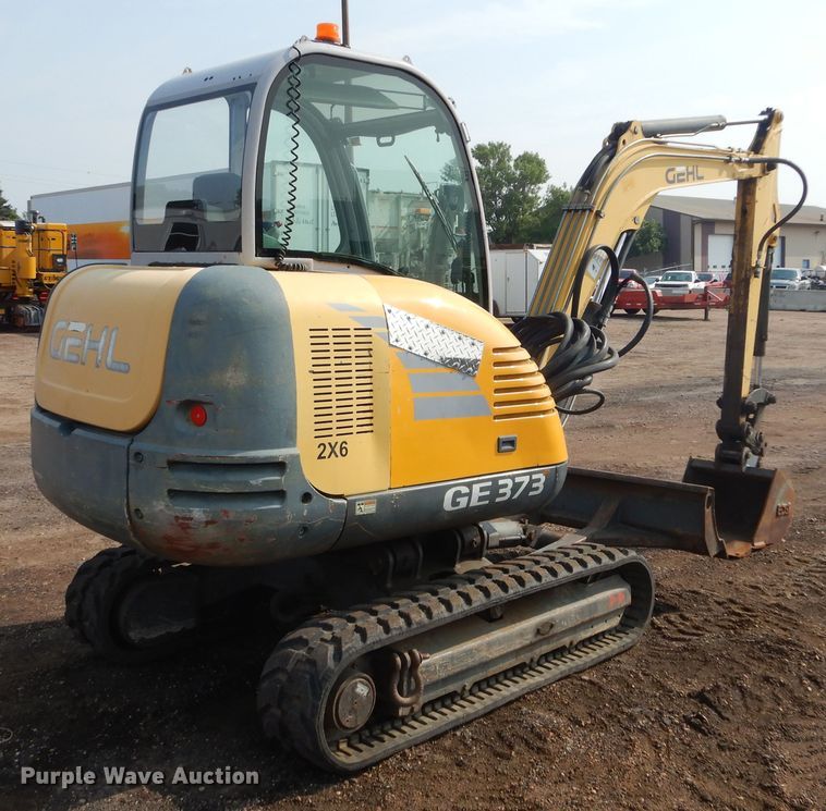 image for item KV9244 2002 Gehl GE373  mini excavator