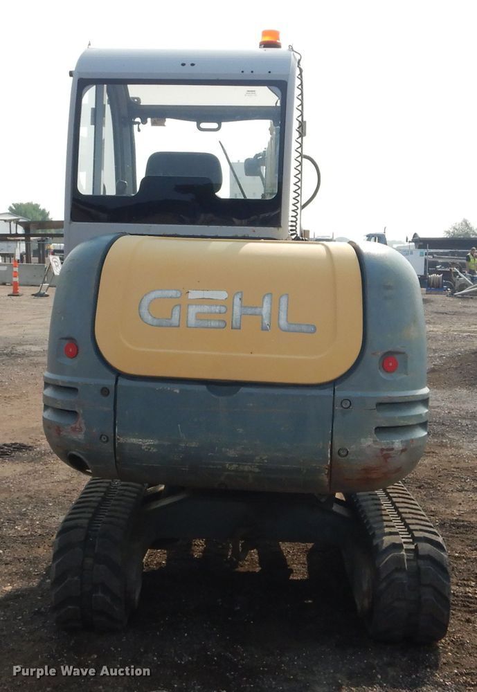 image for item KV9244 2002 Gehl GE373  mini excavator