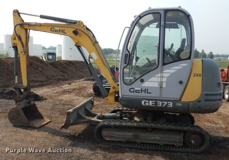 image for item KV9244 2002 Gehl GE373  mini excavator