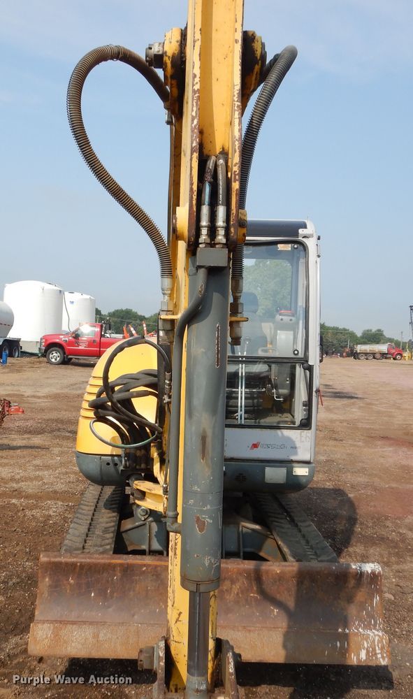 image for item KV9244 2002 Gehl GE373  mini excavator