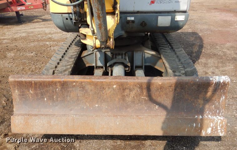 image for item KV9244 2002 Gehl GE373  mini excavator