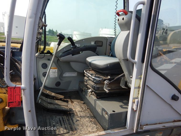 image for item KV9244 2002 Gehl GE373  mini excavator