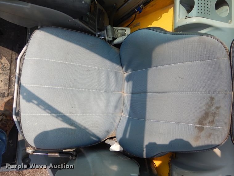 image for item KV9244 2002 Gehl GE373  mini excavator