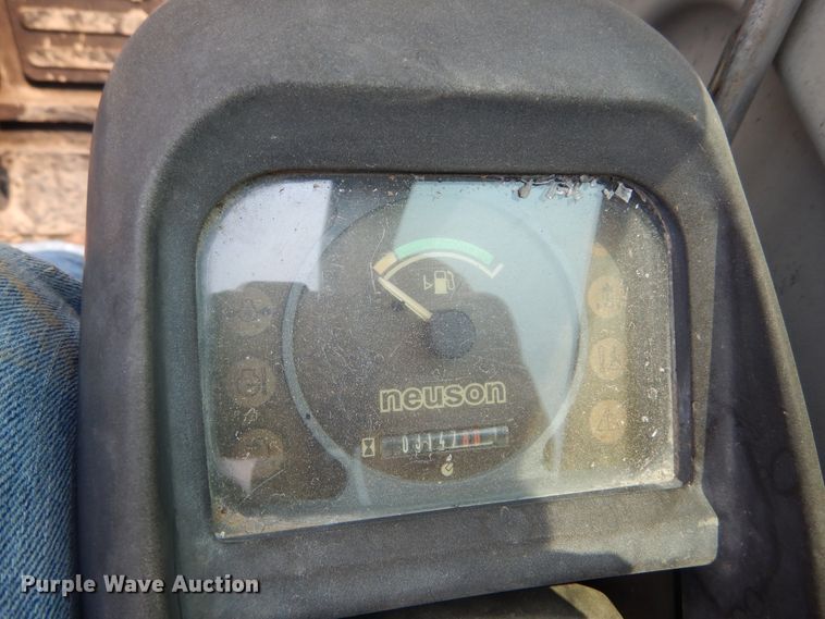 image for item KV9244 2002 Gehl GE373  mini excavator