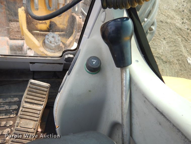 image for item KV9244 2002 Gehl GE373  mini excavator