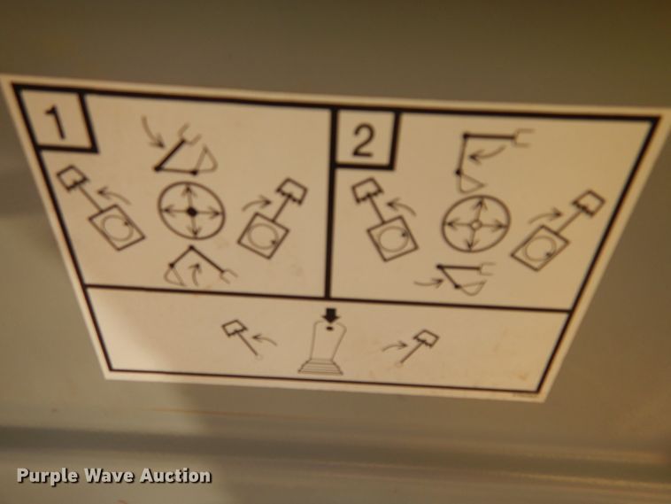 image for item KV9244 2002 Gehl GE373  mini excavator