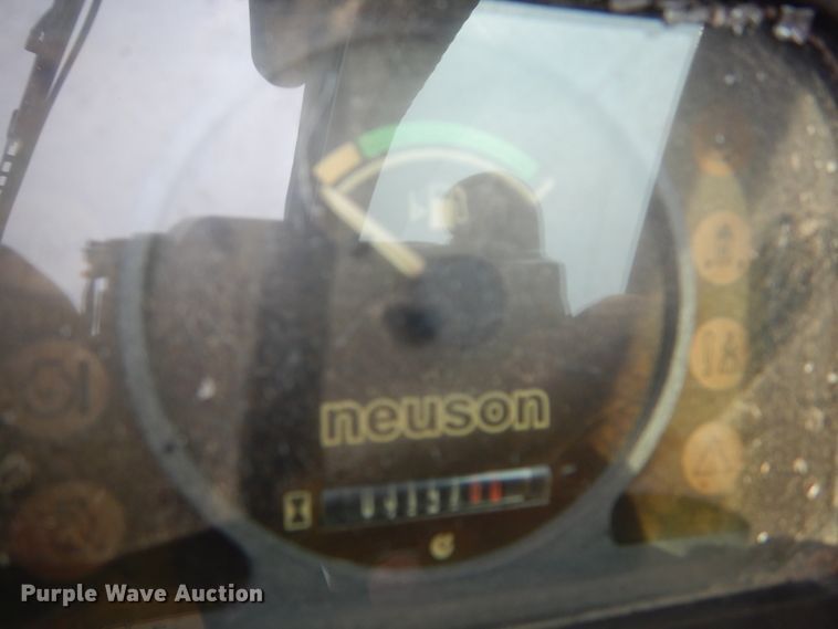 image for item KV9244 2002 Gehl GE373  mini excavator