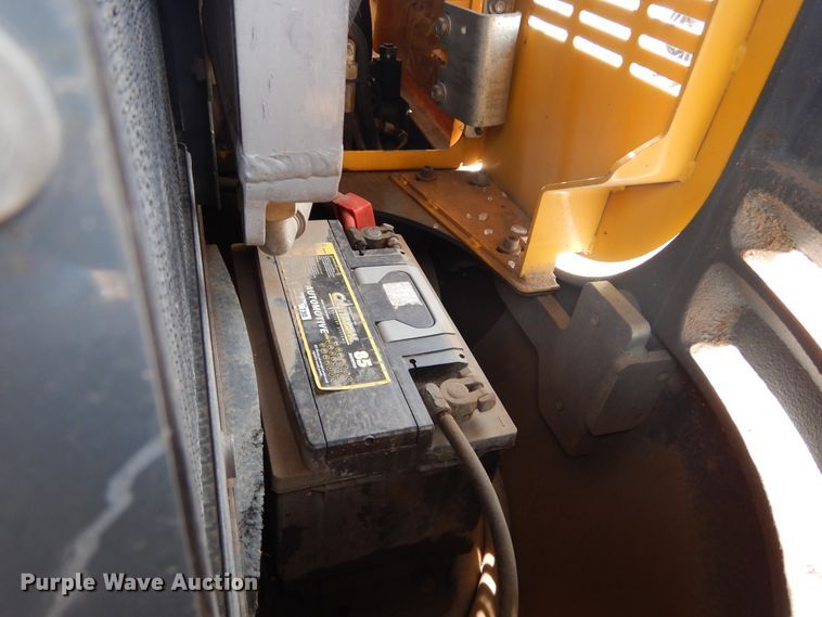 image for item KV9244 2002 Gehl GE373  mini excavator