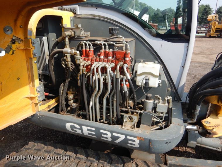 image for item KV9244 2002 Gehl GE373  mini excavator