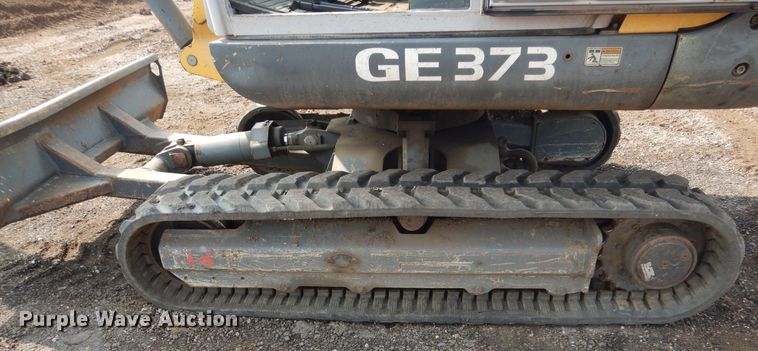 image for item KV9244 2002 Gehl GE373  mini excavator