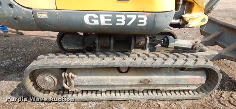image for item KV9244 2002 Gehl GE373  mini excavator