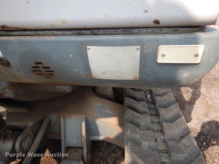 image for item KV9244 2002 Gehl GE373  mini excavator