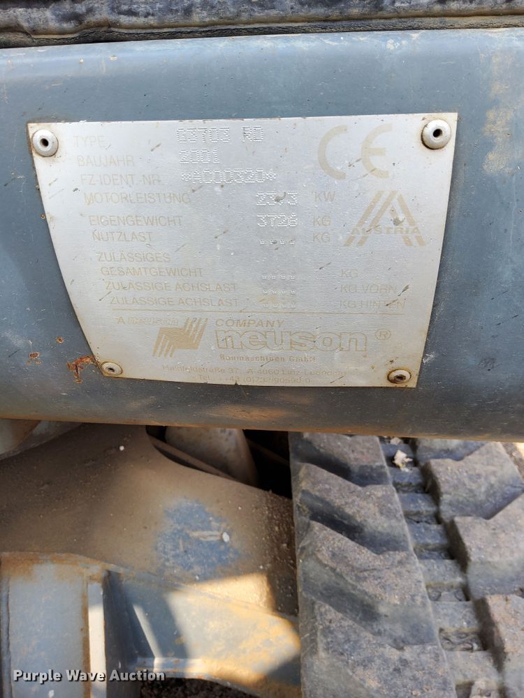 image for item KV9244 2002 Gehl GE373  mini excavator