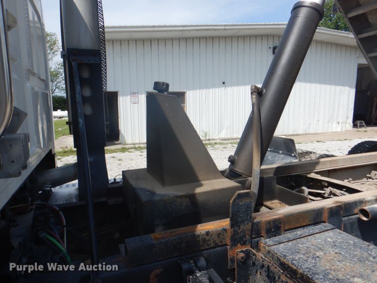 image for item KW9857 2007 Sterling A9500  dump truck