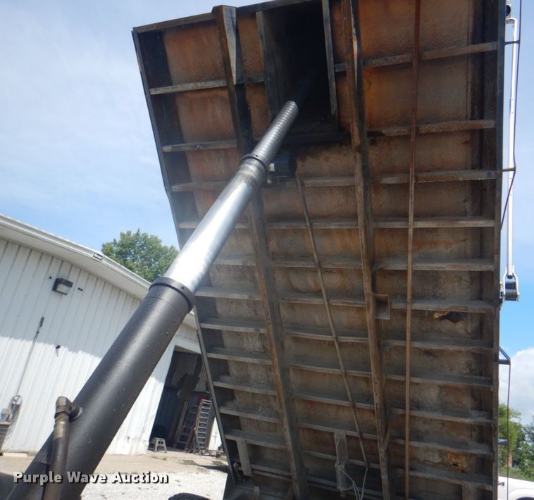 image for item KW9857 2007 Sterling A9500  dump truck