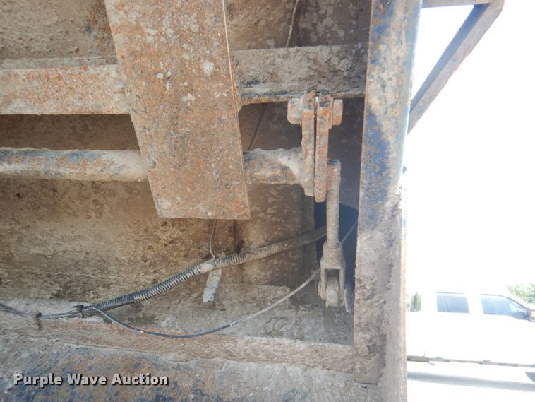 image for item KW9857 2007 Sterling A9500  dump truck