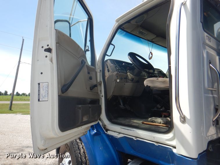 image for item KW9857 2007 Sterling A9500  dump truck