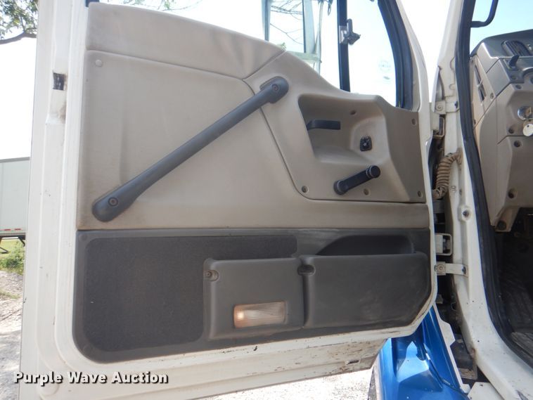 image for item KW9857 2007 Sterling A9500  dump truck