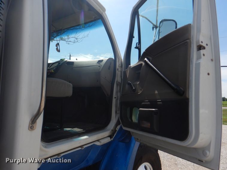 image for item KW9857 2007 Sterling A9500  dump truck