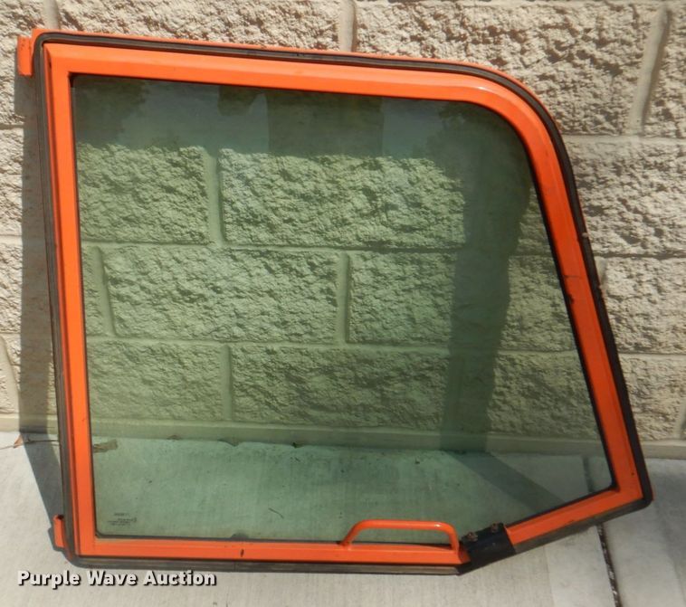 image for item KW9859 JLG Skytrak 10054  door and glass