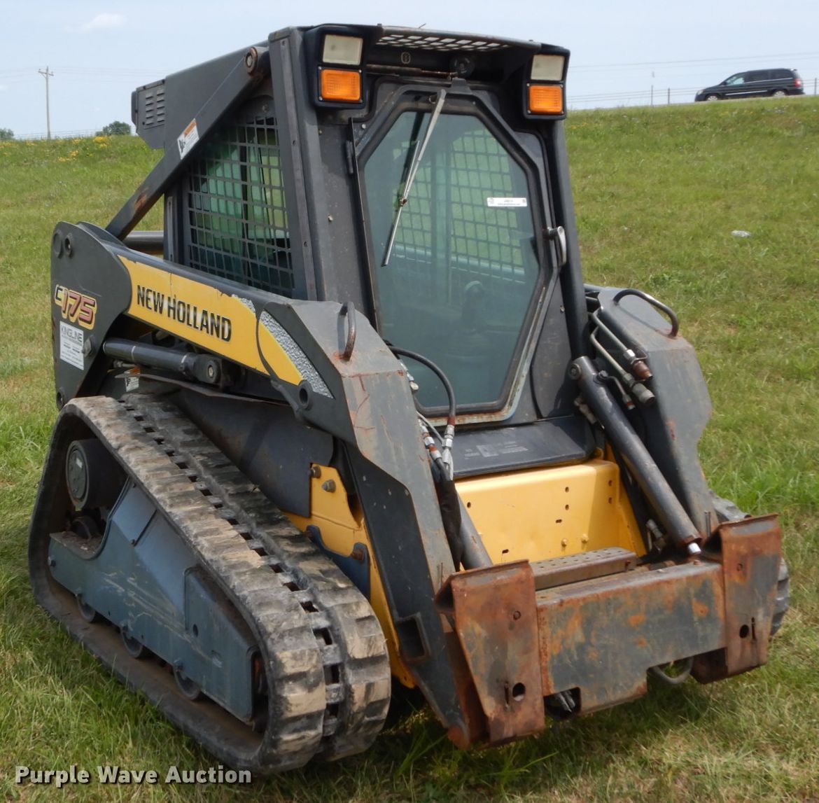 2007 New Holland C175 tracked skid steer loader in Moscow Mills, MO