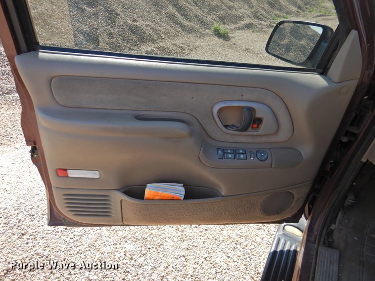 image for item DK2406 1999 Chevrolet Tahoe  SUV