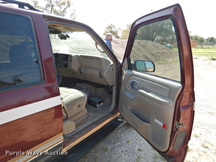image for item DK2406 1999 Chevrolet Tahoe  SUV
