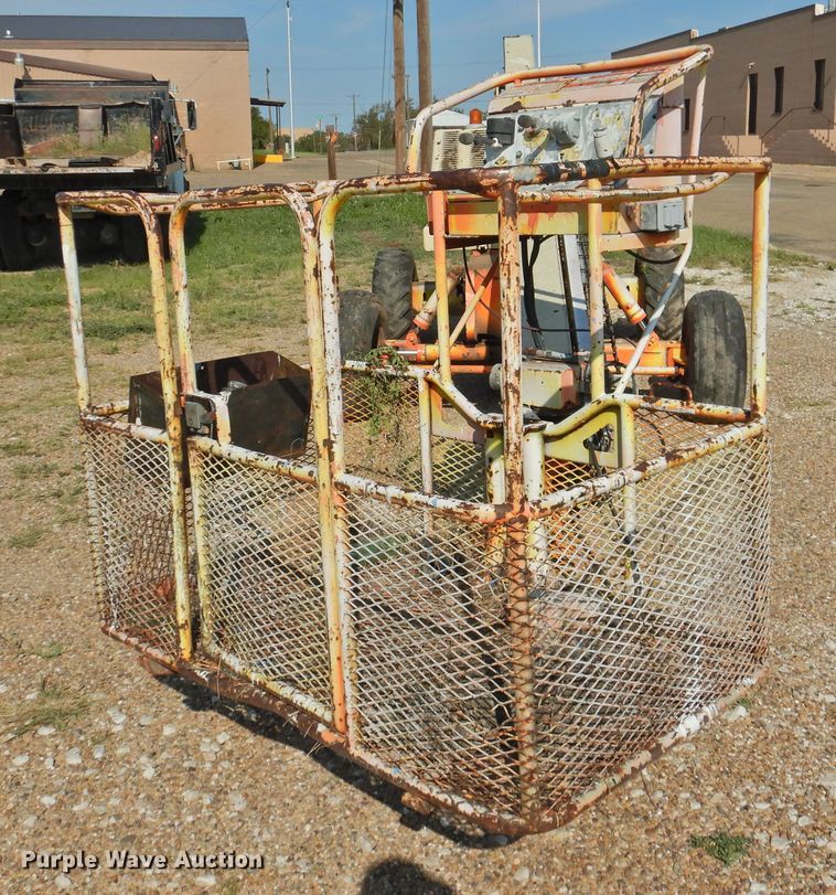 image for item DK2408 1998 JLG 40H  boom lift