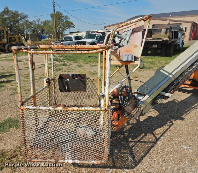 image for item DK2408 1998 JLG 40H  boom lift