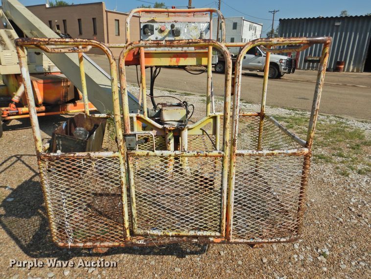 image for item DK2408 1998 JLG 40H  boom lift