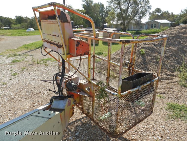 image for item DK2408 1998 JLG 40H  boom lift