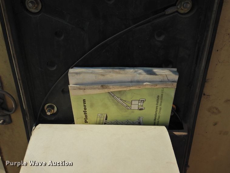 image for item DK2408 1998 JLG 40H  boom lift