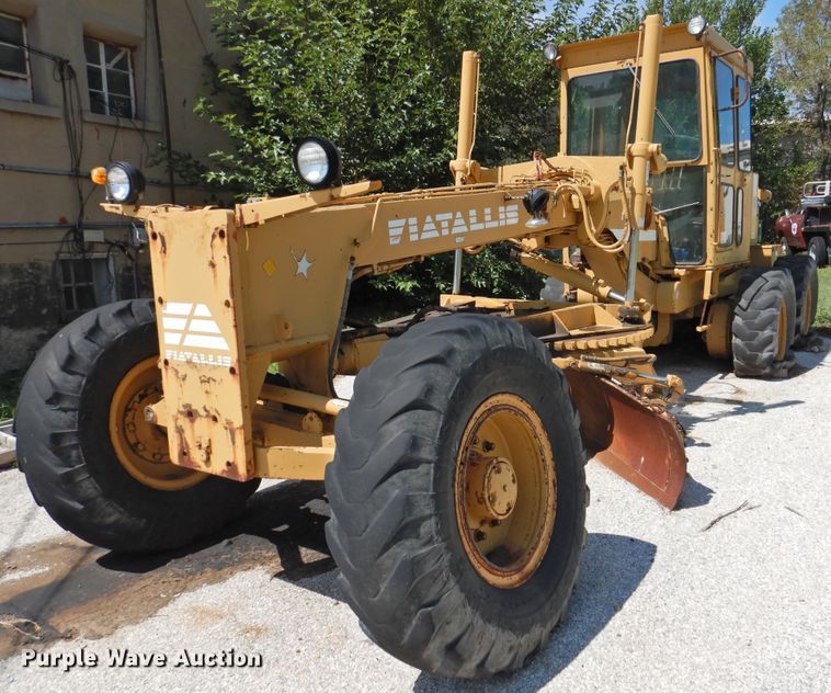 image for item DK2409 1983 Fiat-Allis FG85  rigid frame motor grader