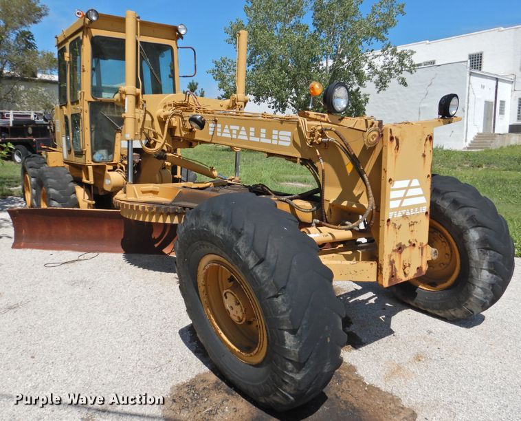 image for item DK2409 1983 Fiat-Allis FG85  rigid frame motor grader