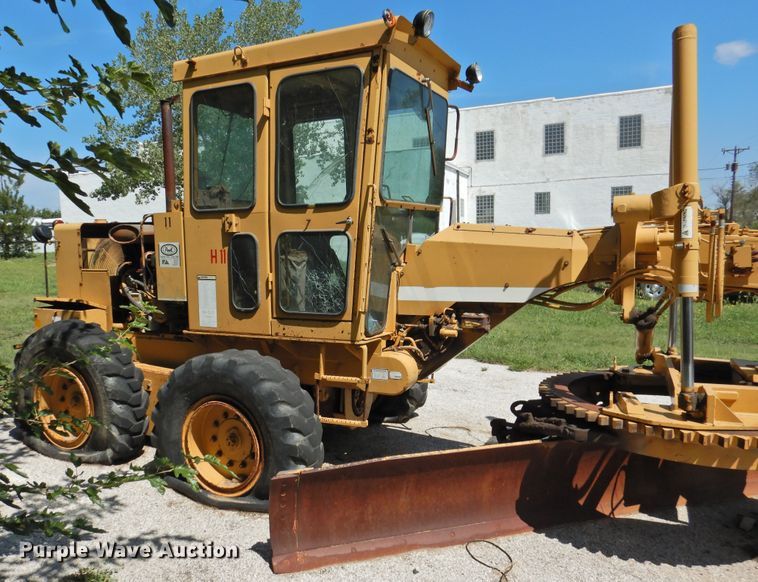 image for item DK2409 1983 Fiat-Allis FG85  rigid frame motor grader