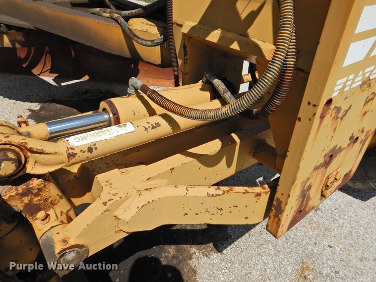 image for item DK2409 1983 Fiat-Allis FG85  rigid frame motor grader