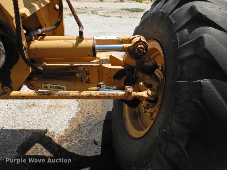 image for item DK2409 1983 Fiat-Allis FG85  rigid frame motor grader