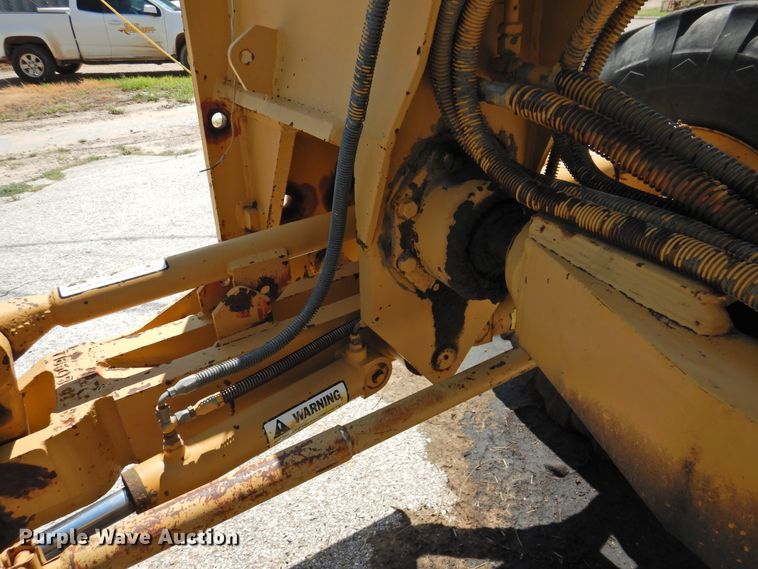 image for item DK2409 1983 Fiat-Allis FG85  rigid frame motor grader