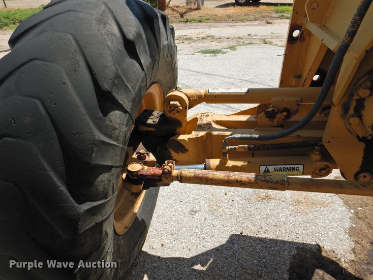 image for item DK2409 1983 Fiat-Allis FG85  rigid frame motor grader