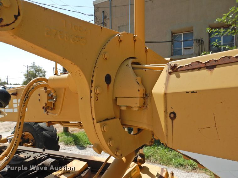 image for item DK2409 1983 Fiat-Allis FG85  rigid frame motor grader