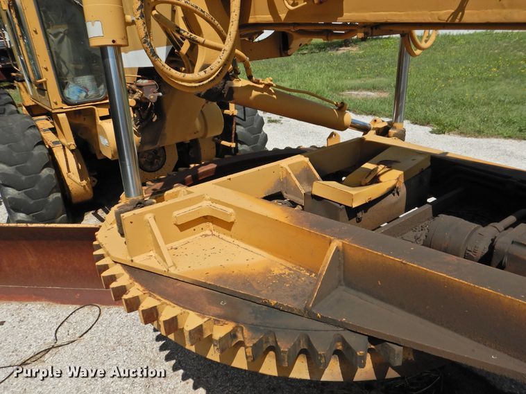 image for item DK2409 1983 Fiat-Allis FG85  rigid frame motor grader