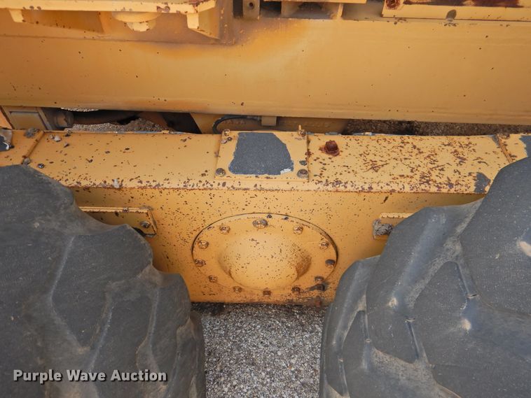 image for item DK2409 1983 Fiat-Allis FG85  rigid frame motor grader