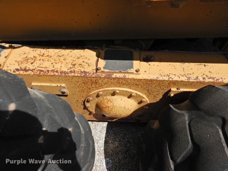 image for item DK2409 1983 Fiat-Allis FG85  rigid frame motor grader