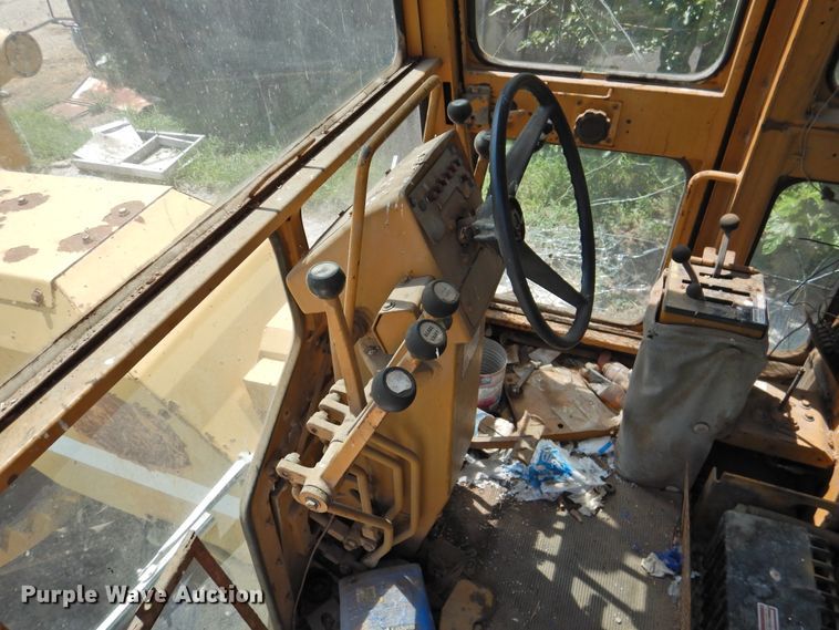 image for item DK2409 1983 Fiat-Allis FG85  rigid frame motor grader