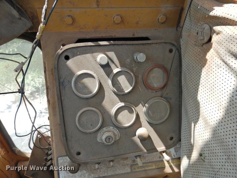 image for item DK2409 1983 Fiat-Allis FG85  rigid frame motor grader